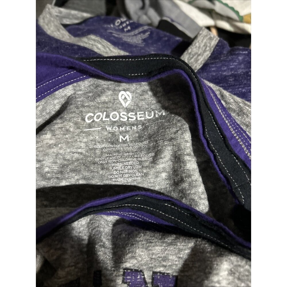 NEW Washington Huskies Colosseum Athletics Distressed Tee Shirt Women's M - Picture 9 of 10